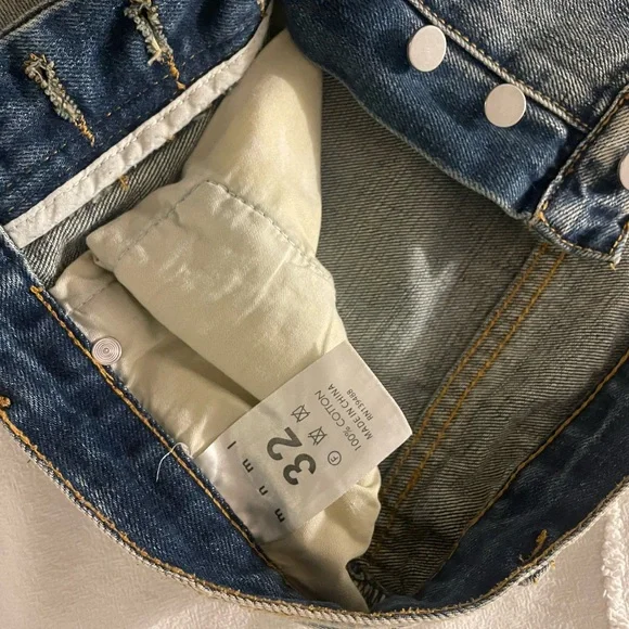 Distressed Jeans - Picture 4 of 5